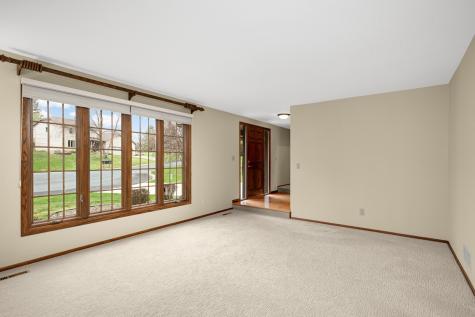 1592 Norwood Circle Eagan MN 55122