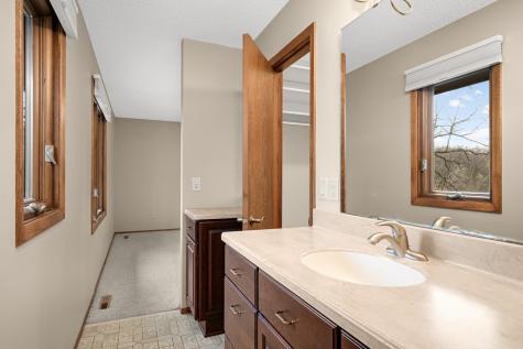 1592 Norwood Circle Eagan MN 55122