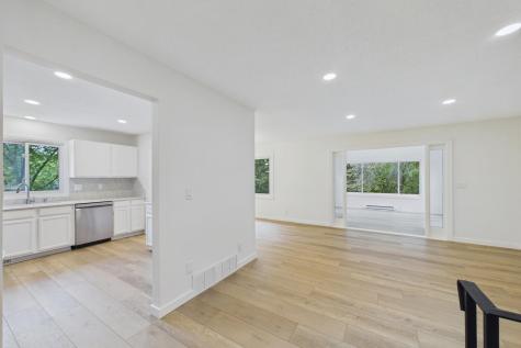 10460 Buckingham Drive Eden Prairie MN 55347