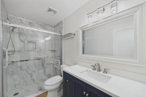 10460 Buckingham Drive Eden Prairie MN 55347