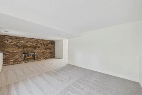 10460 Buckingham Drive Eden Prairie MN 55347