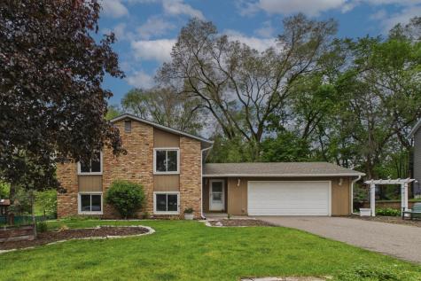 10460 Buckingham Drive Eden Prairie MN 55347