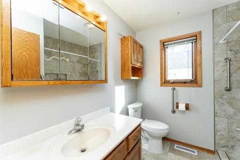 209 E Henry Street Le Roy MN 55951
