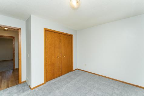 209 E Henry Street Le Roy MN 55951