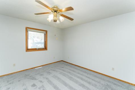209 E Henry Street Le Roy MN 55951