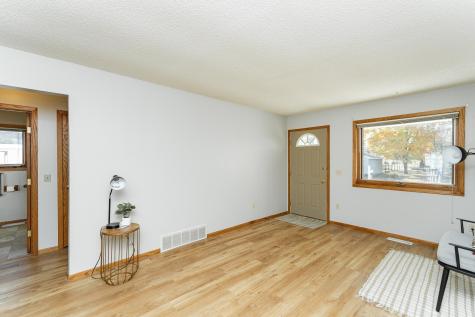 209 E Henry Street Le Roy MN 55951