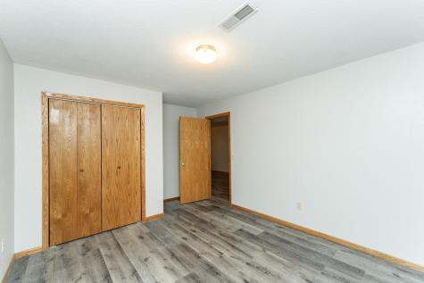 209 E Henry Street Le Roy MN 55951