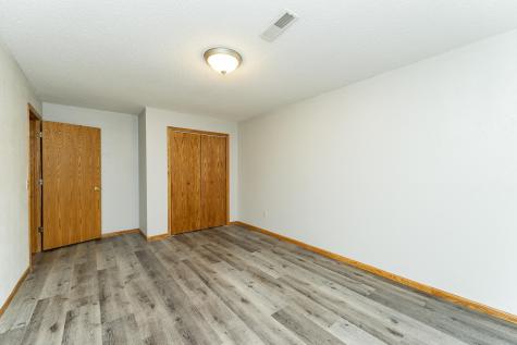 209 E Henry Street Le Roy MN 55951