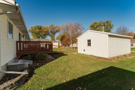 209 E Henry Street Le Roy MN 55951