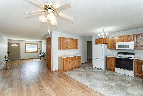 209 E Henry Street Le Roy MN 55951