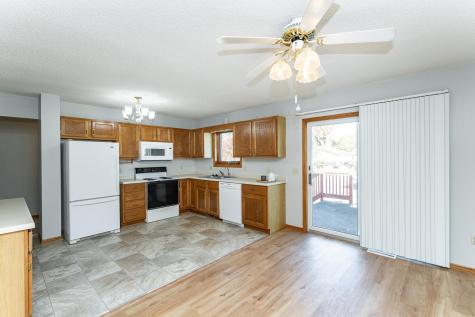 209 E Henry Street Le Roy MN 55951