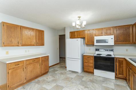 209 E Henry Street Le Roy MN 55951