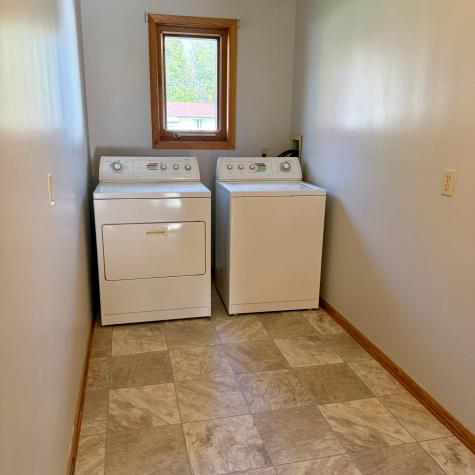 209 E Henry Street Le Roy MN 55951