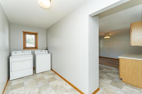 209 E Henry Street Le Roy MN 55951