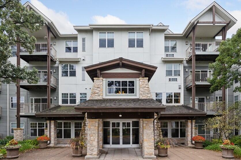 1900 Rush Lake Trail New Brighton MN 55112