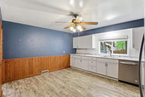 7804 Emerson Avenue N Brooklyn Park MN 55444