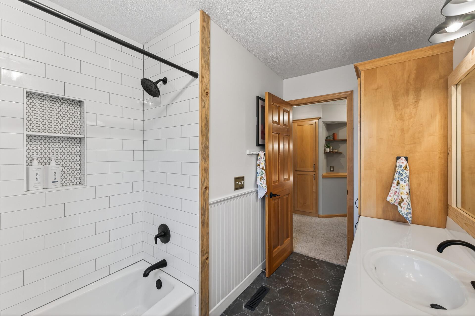 4725 138th Street W Apple Valley MN 55124