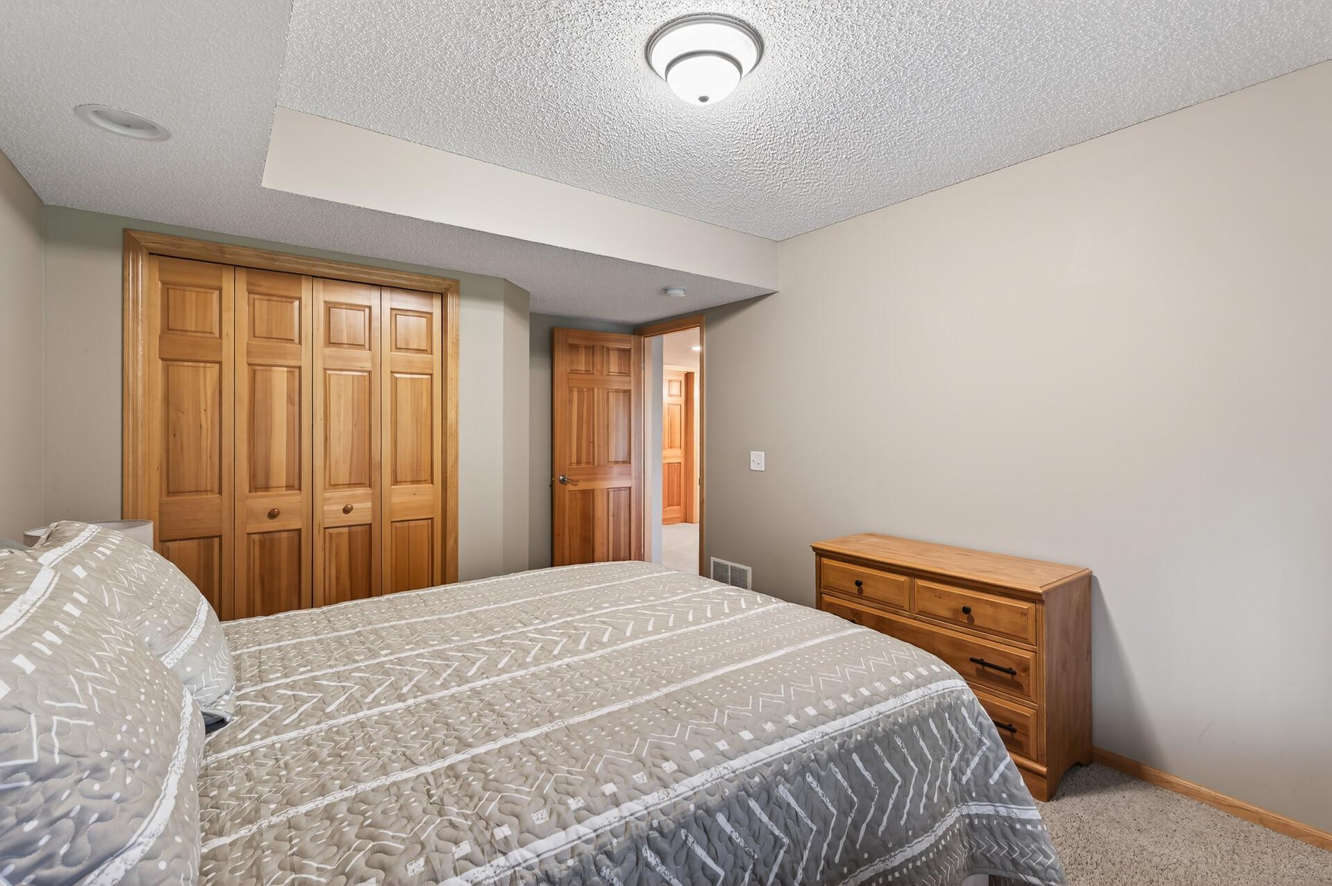 4725 138th Street W Apple Valley MN 55124