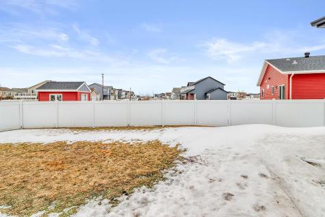 1153 45th Avenue S Moorhead MN 56560