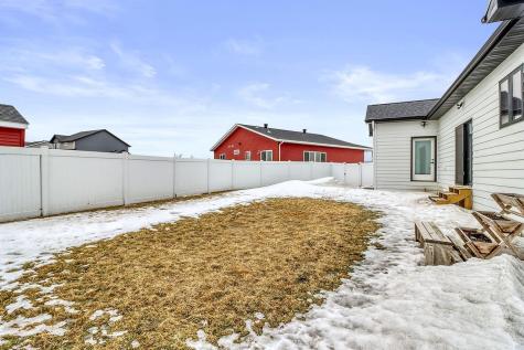 1153 45th Avenue S Moorhead MN 56560