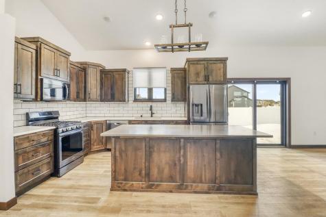 1153 45th Avenue S Moorhead MN 56560