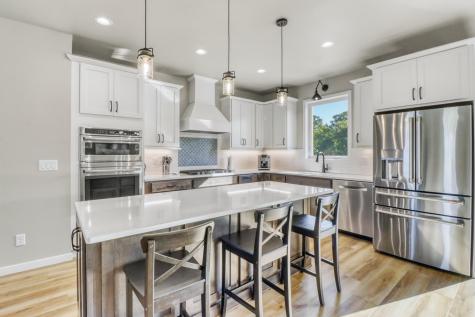 6910 2nd Street NW Moorhead MN 56560