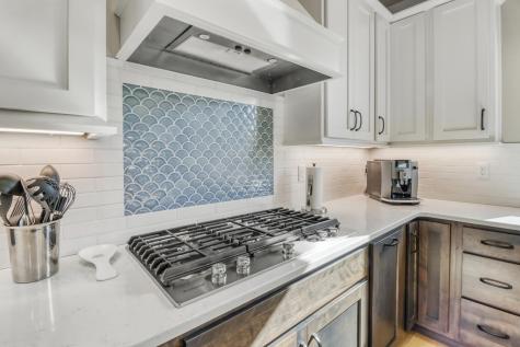 6910 2nd Street NW Moorhead MN 56560