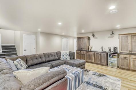 6910 2nd Street NW Moorhead MN 56560