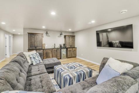 6910 2nd Street NW Moorhead MN 56560