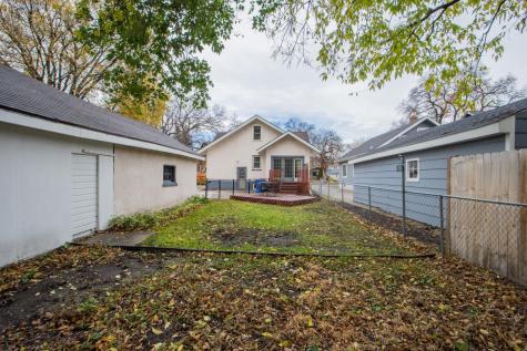 1112 University Drive S Fargo ND 58103