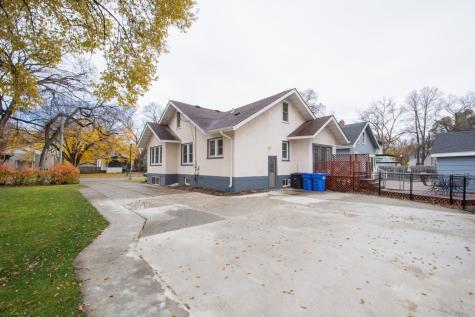 1112 University Drive S Fargo ND 58103