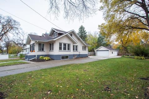 1112 University Drive S Fargo ND 58103