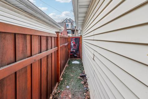 529 Saratoga Street S Saint Paul MN 55116