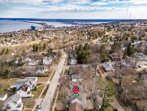1515 N 9th Avenue E Duluth MN 55805