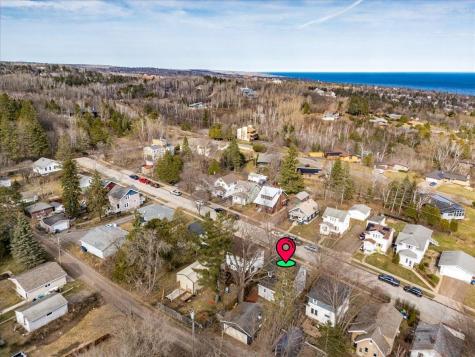 1515 N 9th Avenue E Duluth MN 55805