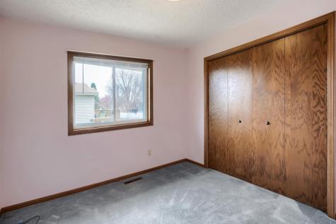 5887 144th Street W Apple Valley MN 55124