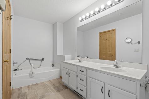 538 Queens Gate New Brighton MN 55112