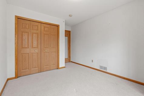 538 Queens Gate New Brighton MN 55112