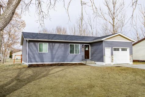 505 4th Street E Horace ND 58047