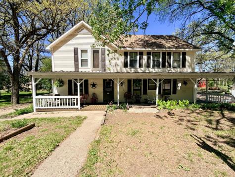 219 Moore Street Jackson MN 56143