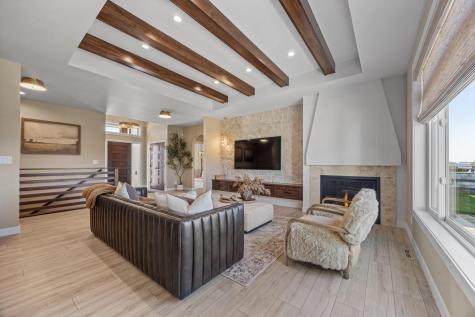 6833 Sunrise Point Horace ND 58047