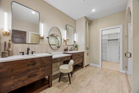 6833 Sunrise Point Horace ND 58047