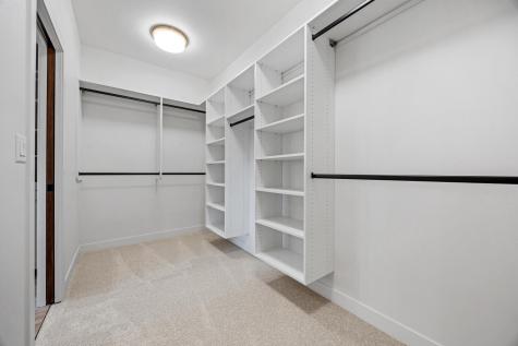 6833 Sunrise Point Horace ND 58047