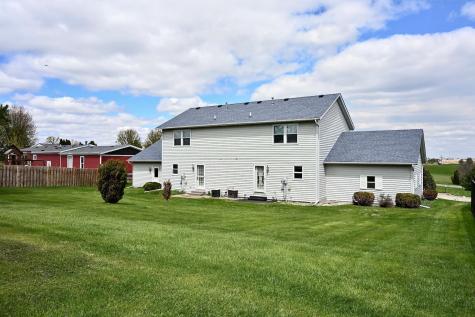 213 Sunset Avenue NW Altura MN 55910