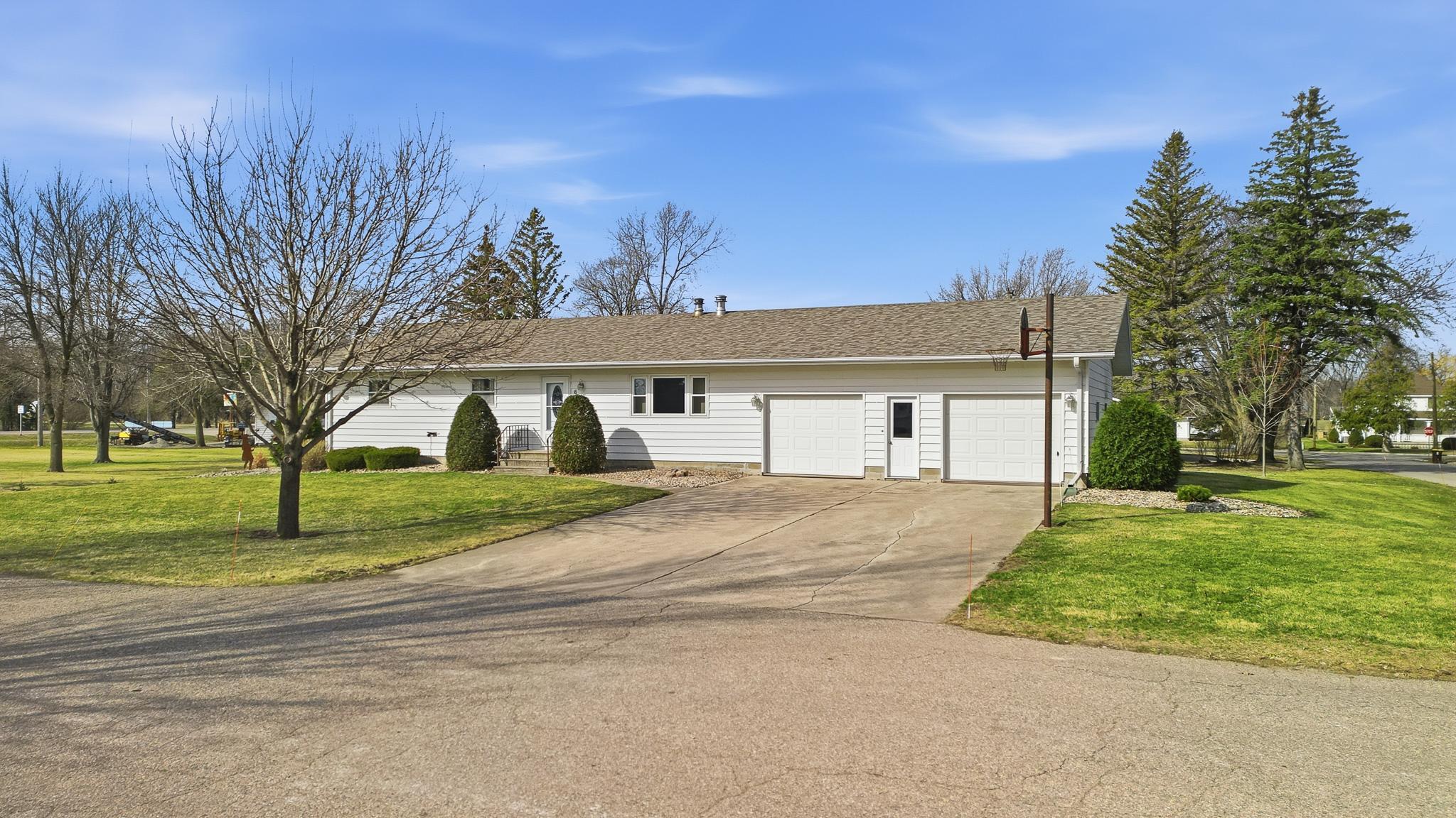 6 3rd Street Easton MN 56025