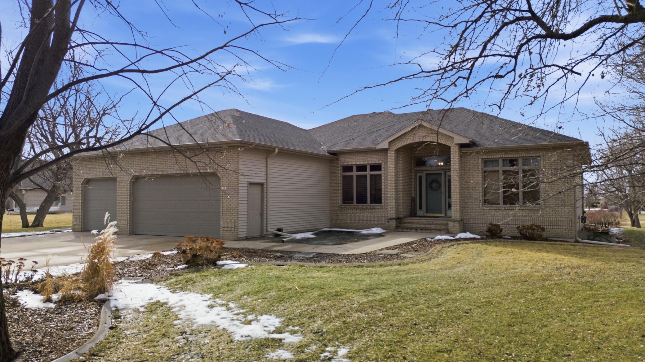 7209 Maple Lane Horace ND 58047