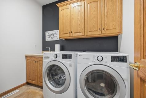 7209 Maple Lane Horace ND 58047