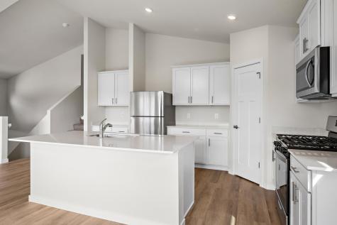 618 Redwood Loop N Cambridge MN 55008