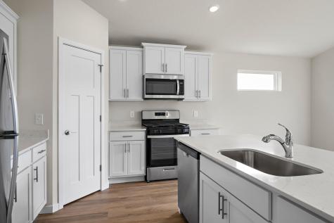 618 Redwood Loop N Cambridge MN 55008