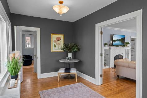 1633 E River Parkway Minneapolis MN 55414